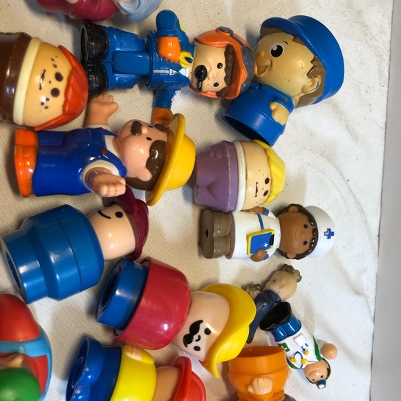 Lot Of 32 Vintage Toy People Little Tikes Mega Blocks Fisher Price - Picture 13 of 14